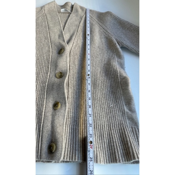 The Reset Ribbed V-Neck Cardigan - Picture 7 of 9